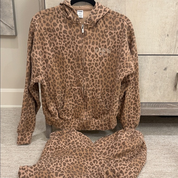 Victoria's Secret Other - Victoria Secret cheetah sweat set